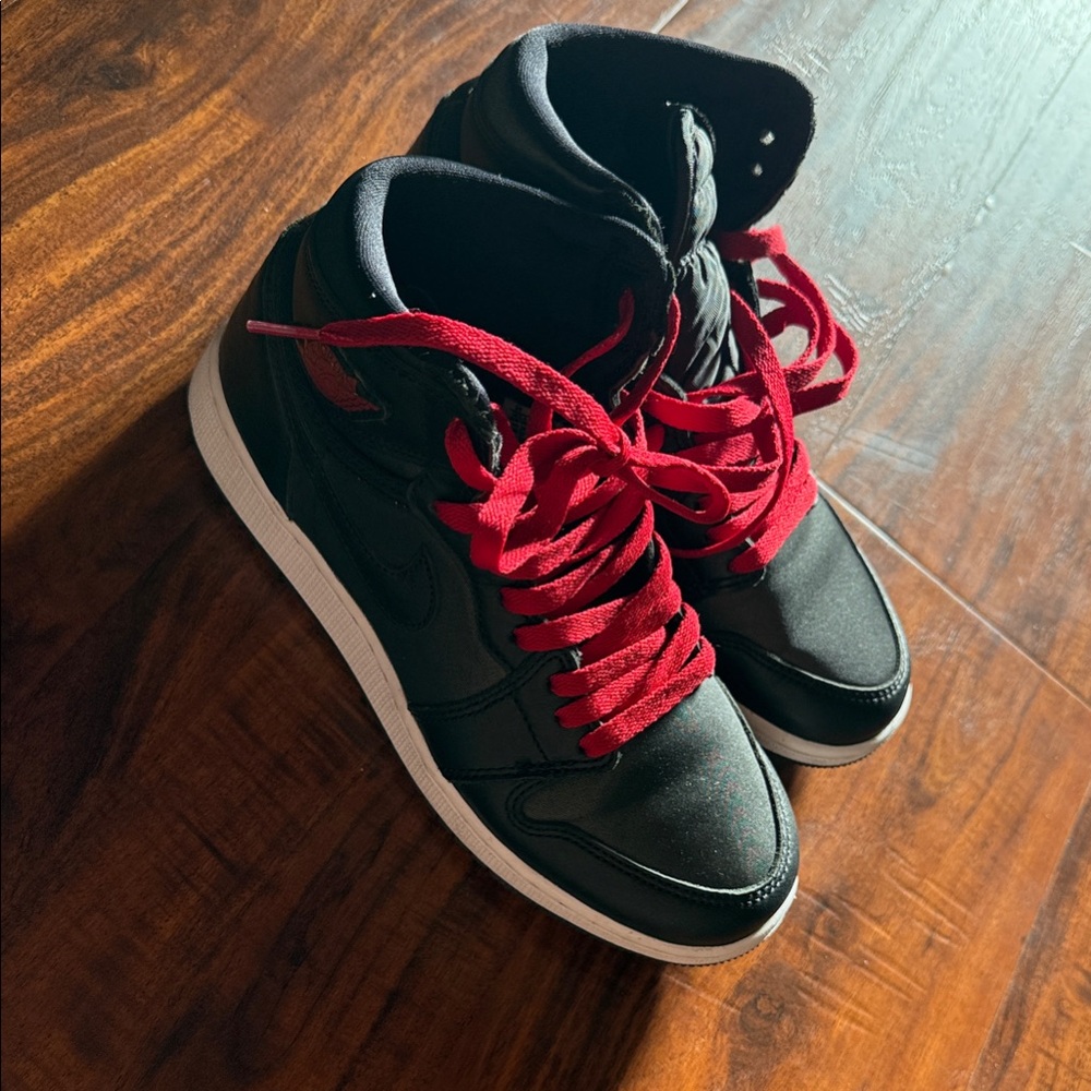 6Y Jordan Retro 1s - Kids